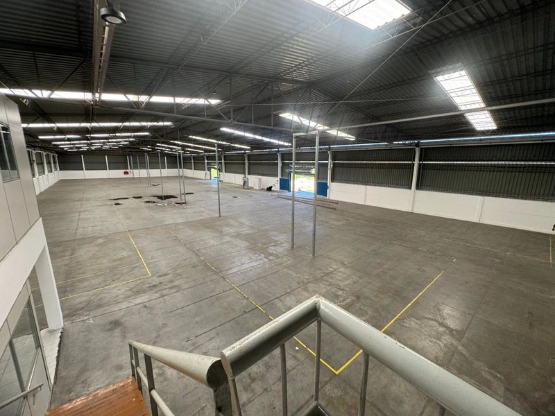 Galpão  2.700m²com docas,3 banheiros  para locação em GASPAR/SC: 15ª foto da galeria de imagens do imóvel