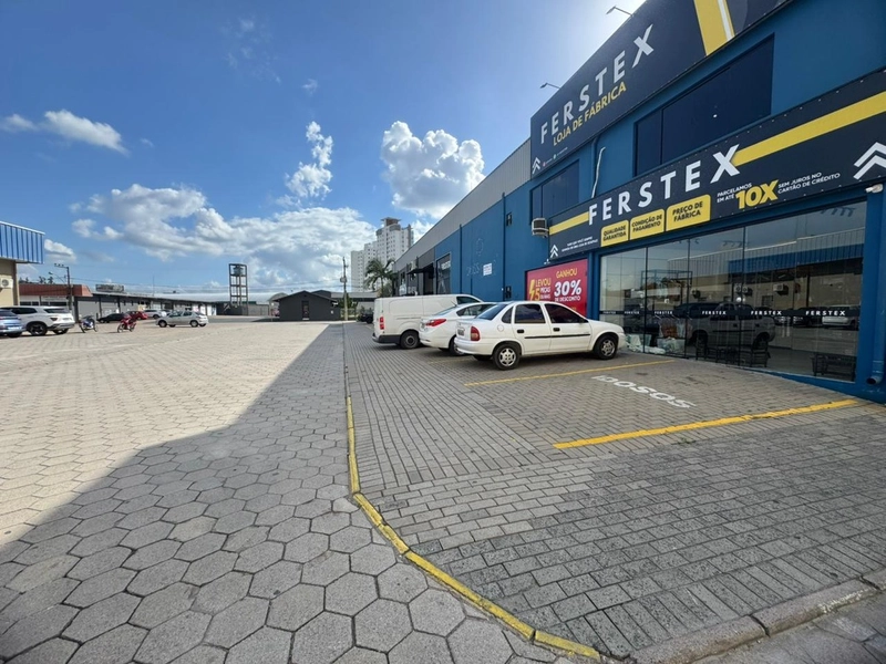 Oportunidade Brusque:Galpão 540m²pronto,com mezanino,doca e vitrine !: 3ª foto da galeria de imagens do imóvel