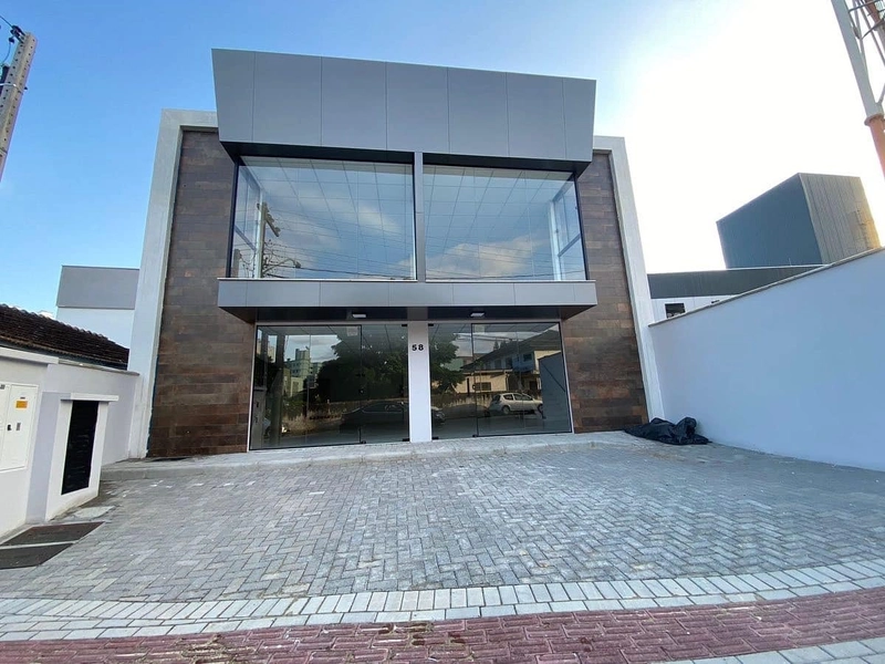Sala comercial no Centro de Brusque para locação: 1ª foto da galeria de imagens do imóvel