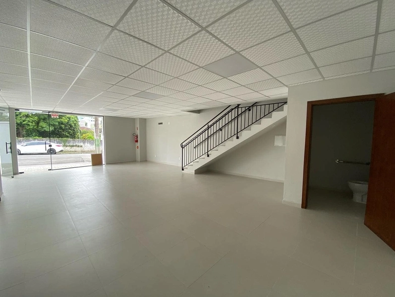 Sala comercial no Centro de Brusque para locação: 5ª foto da galeria de imagens do imóvel