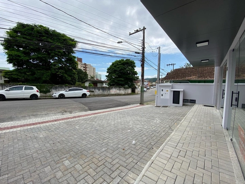 Sala comercial no Centro de Brusque para locação: 2ª foto da galeria de imagens do imóvel