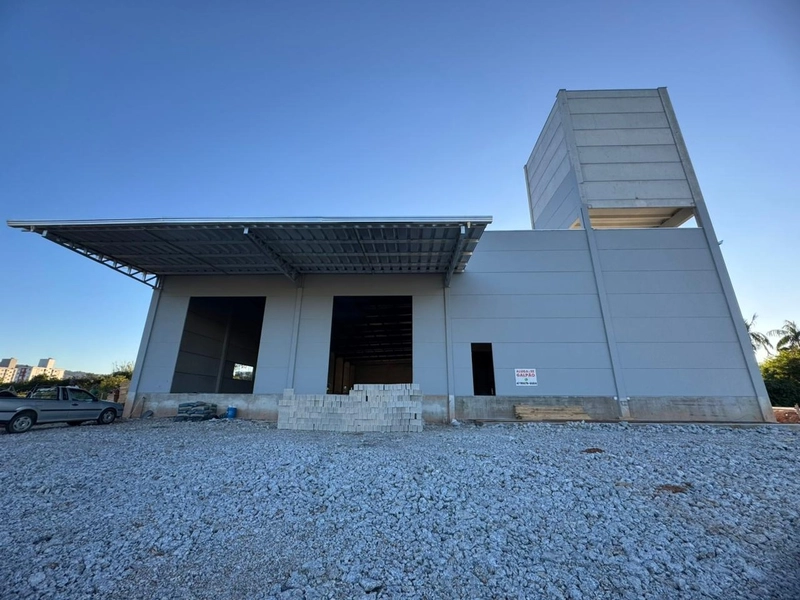 EXCLUSIVO: Galpão 2.200m²,para locação em Brusque