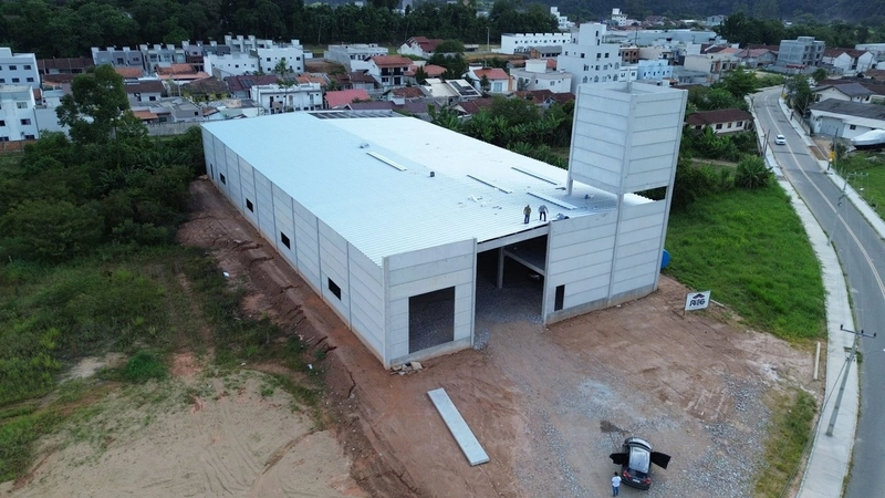 EXCLUSIVO: Galpão 2.200m²,para locação em Brusque: 2ª foto da galeria de imagens do imóvel