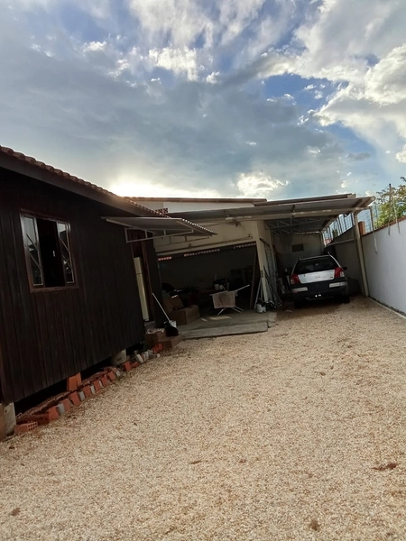 OPORTUNIDADE EM GUABIRUBA – CASA + GALPÃO NO CENTRO!: 4ª foto da galeria de imagens do imóvel