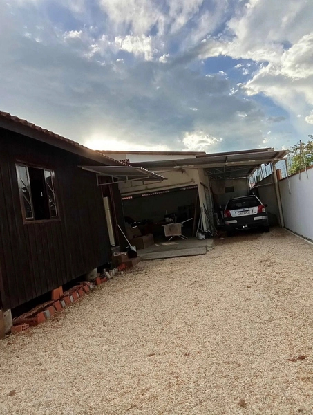 OPORTUNIDADE EM GUABIRUBA – CASA + GALPÃO NO CENTRO!: 5ª foto da galeria de imagens do imóvel