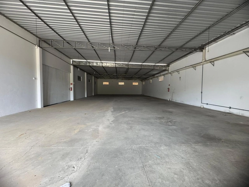 Galpão: 2ª foto da galeria de imagens do imóvel