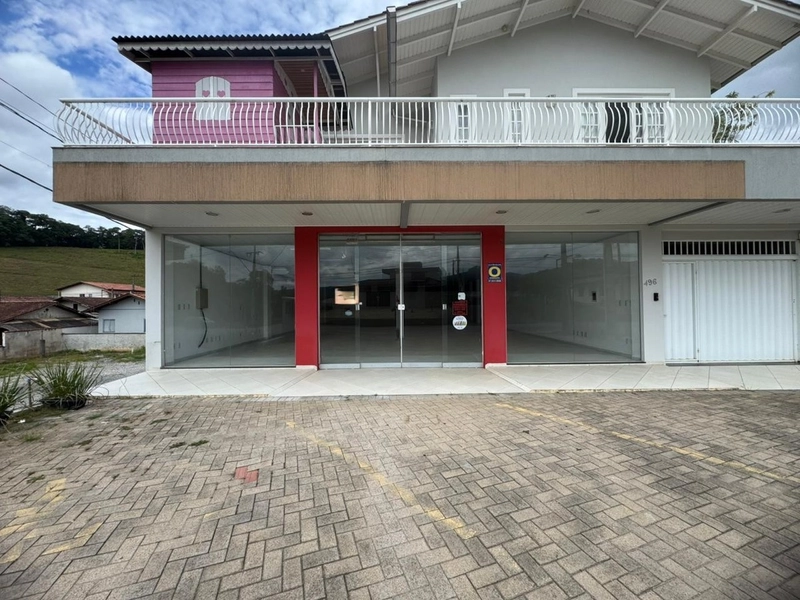 Sala Comercial com amplo estacionamento e vitrine -270m²em Brusque!: 1ª foto da galeria de imagens do imóvel