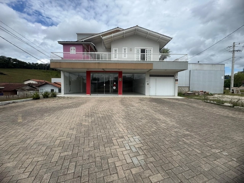 Sala Comercial com amplo estacionamento e vitrine -270m²em Brusque!: 11ª foto da galeria de imagens do imóvel