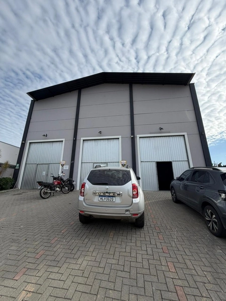 Galpão com 230m², para Locação em Brusque