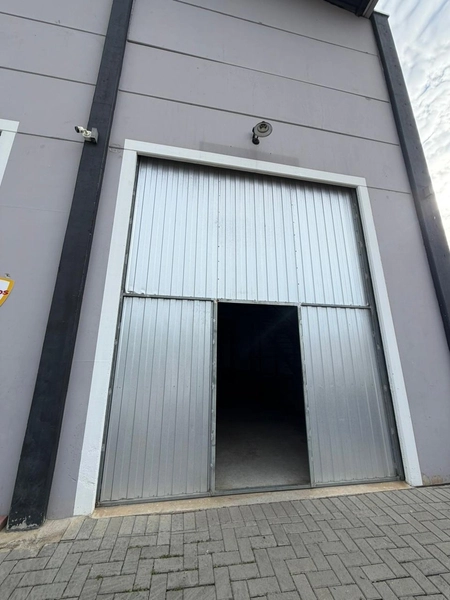 Galpão com 230m², para Locação em Brusque: 2ª foto da galeria de imagens do imóvel