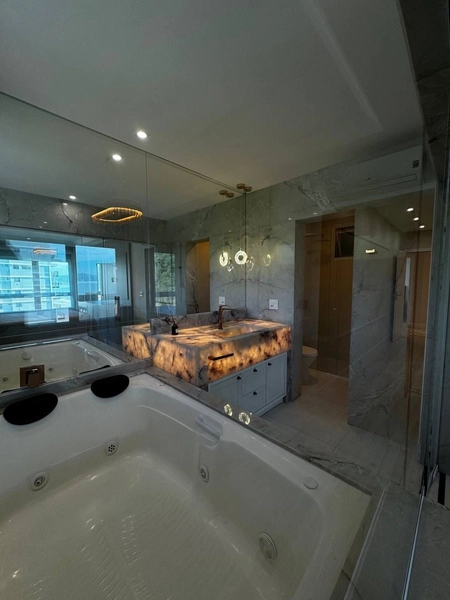 LOCAÇÃO ANUAL - ALUGUEL ALTO PADRÃO FRENTE MAR 4 SUÍTES ITAPEMA/SC: 10ª foto da galeria de imagens do imóvel