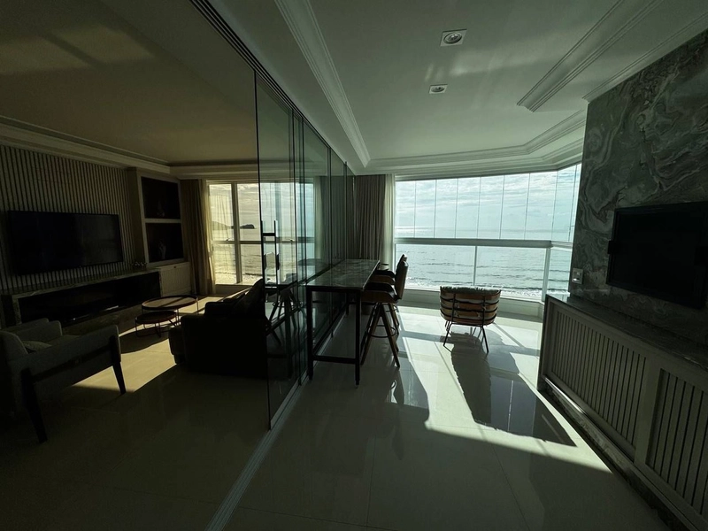 LOCAÇÃO ANUAL - ALUGUEL ALTO PADRÃO FRENTE MAR 4 SUÍTES ITAPEMA/SC: 22ª foto da galeria de imagens do imóvel