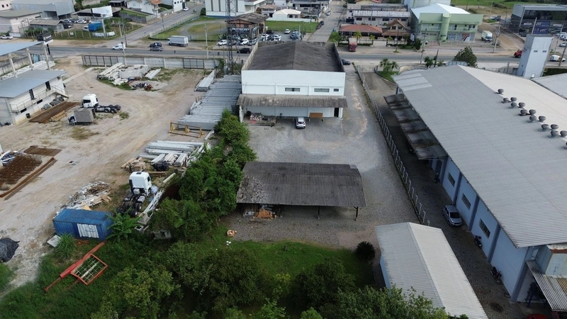 Galpão 1.200m²,para locação em Brusque,de frente para a geral!: 41ª foto da galeria de imagens do imóvel