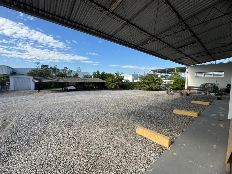 Galpão 1.200m²,para locação em Brusque,de frente para a geral!: 34ª foto da galeria de imagens do imóvel