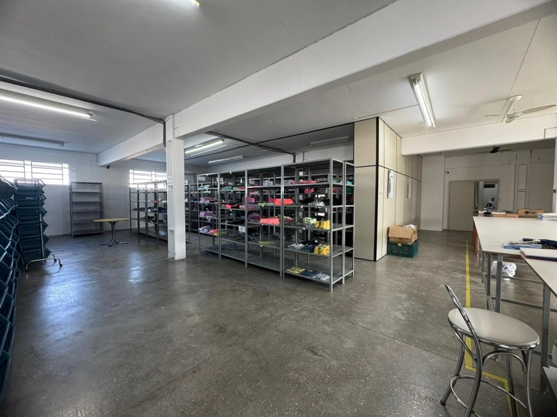 Galpão 1.200m²,para locação em Brusque,de frente para a geral!: 24ª foto da galeria de imagens do imóvel
