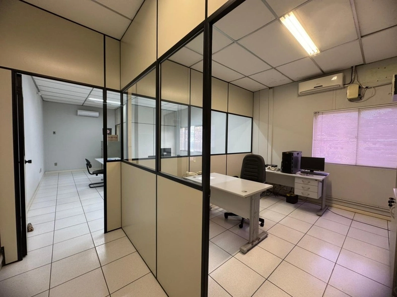 Galpão 1.200m²,para locação em Brusque,de frente para a geral!: 44ª foto da galeria de imagens do imóvel