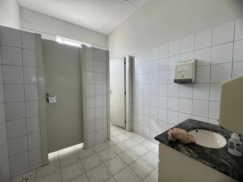 Galpão 1.200m²,para locação em Brusque,de frente para a geral!: 25ª foto da galeria de imagens do imóvel