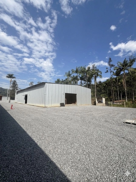 GALPÃO (950m²),PARA LOCAÇÃO,UMA ESTRUTURA EXCELENTE EM BRUSQUE!: 2ª foto da galeria de imagens do imóvel