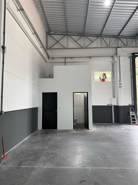 Galpão Guabiruba 350m²,facil acesso-agende sua visita !: 3ª foto da galeria de imagens do imóvel