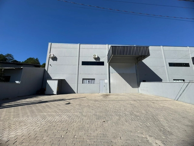 Está procurando um galpão para sua empresa?Fale com a PETER IMÓVEIS.: 3ª foto da galeria de imagens do imóvel