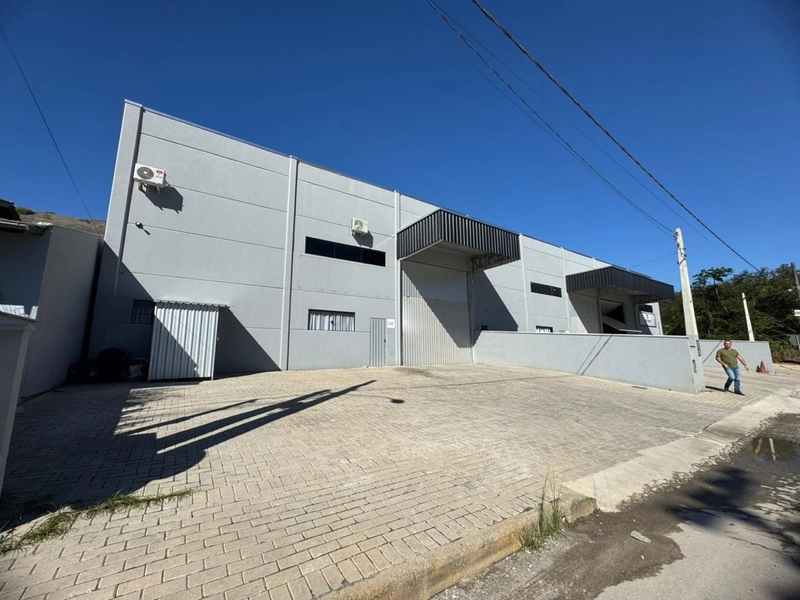 Está procurando um galpão para sua empresa?Fale com a PETER IMÓVEIS.: 12ª foto da galeria de imagens do imóvel