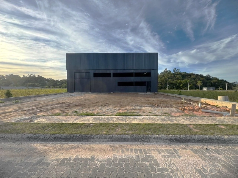 GALPÃO NOVO PARA LOCAÇÃO EM BRUSQUE -480m²,AGENDE SUA VISITA