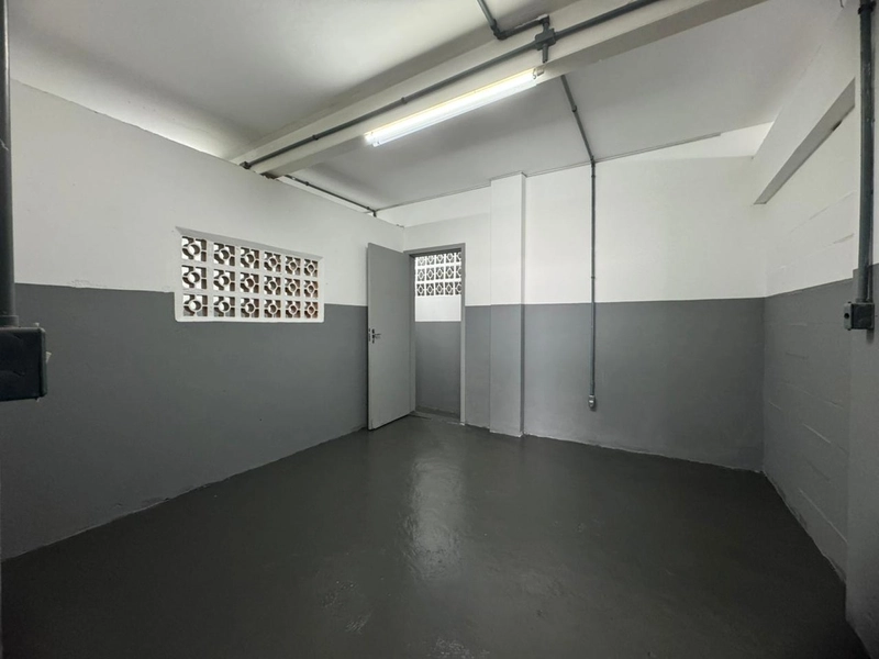 GALPÃO 250m² PARA LOCAÇÃO EM BRUSQUE,AGENDE SUA VISITA!: 8ª foto da galeria de imagens do imóvel