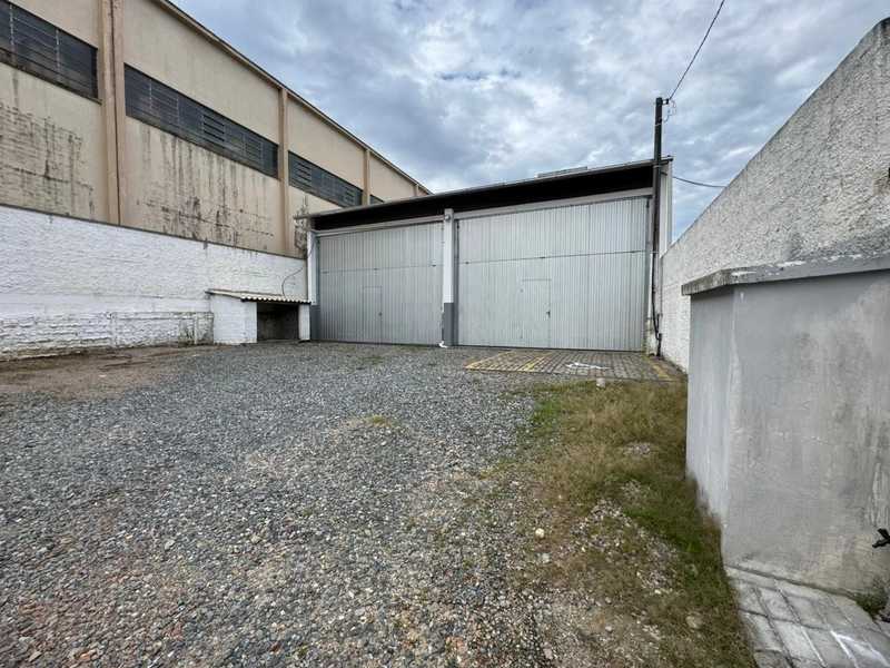 GALPÃO 250m² PARA LOCAÇÃO EM BRUSQUE,AGENDE SUA VISITA!