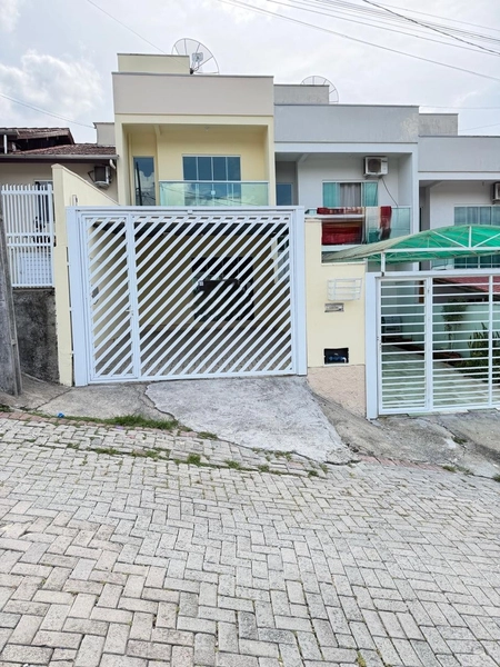 SOBRADO COM PISCINA-BAIRRO TOMAZ COELHO-AGENDE SUA VISITA!: 1ª foto da galeria de imagens do imóvel