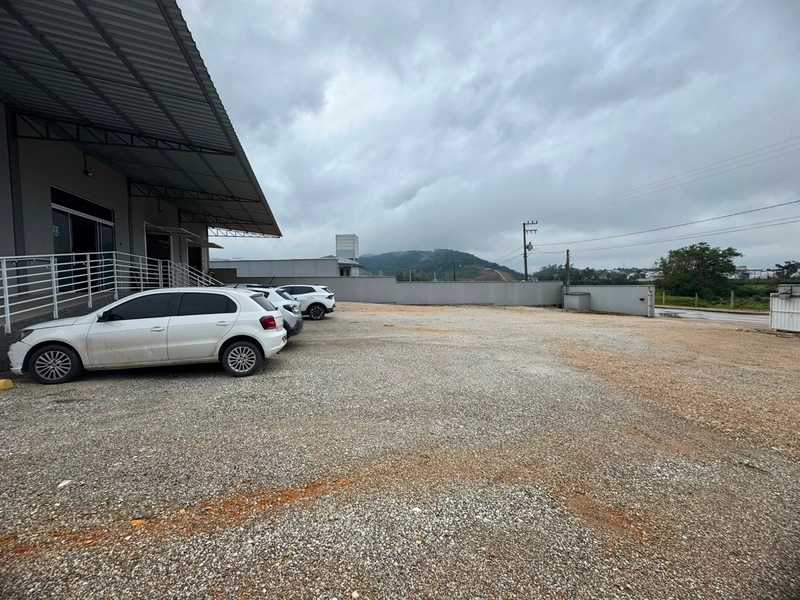 GALPÃO(1125m²)COM MEZANINO ,FÁCIL ACESSO PARA CAMINHÕES-BRUSQUE: 4ª foto da galeria de imagens do imóvel