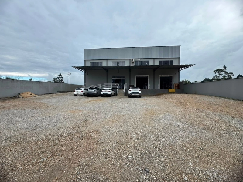 GALPÃO(1125m²)COM MEZANINO ,FÁCIL ACESSO PARA CAMINHÕES-BRUSQUE: 1ª foto da galeria de imagens do imóvel