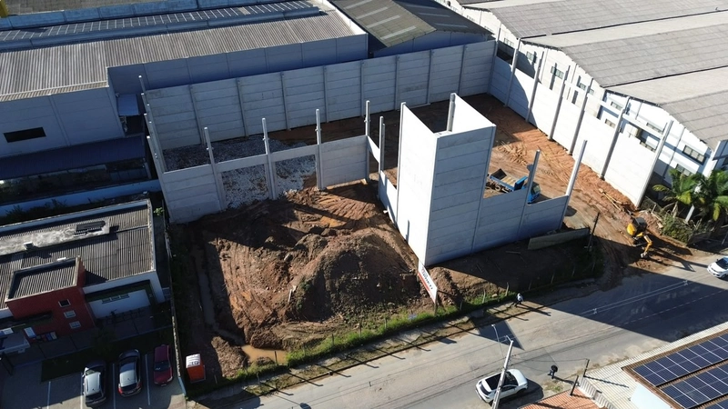 Galpão com 1550m²,com docas-EXCELETE estrutura para locação em Brusque: 6ª foto da galeria de imagens do imóvel
