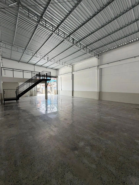 Galpão comercial(260 m²), projetado para oferecer praticidade e efi: 12ª foto da galeria de imagens do imóvel