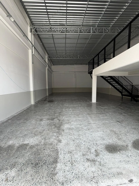 Galpão comercial(260 m²), projetado para oferecer praticidade e efi: 5ª foto da galeria de imagens do imóvel