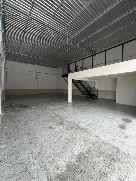 Galpão comercial(260 m²), projetado para oferecer praticidade e efi: 15ª foto da galeria de imagens do imóvel