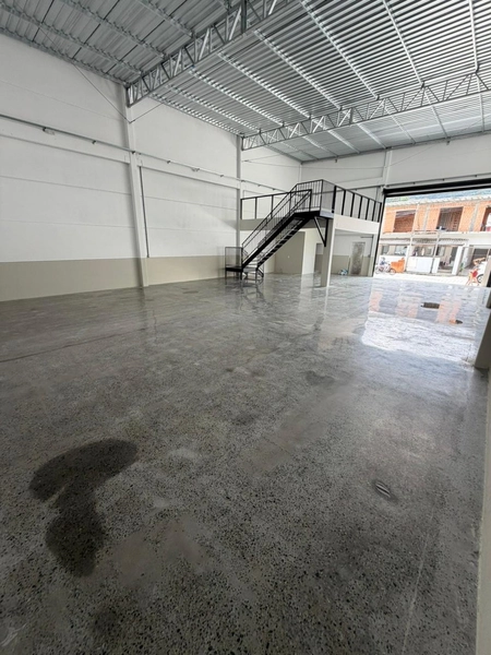 Galpão comercial(260 m²), projetado para oferecer praticidade e efi: 8ª foto da galeria de imagens do imóvel