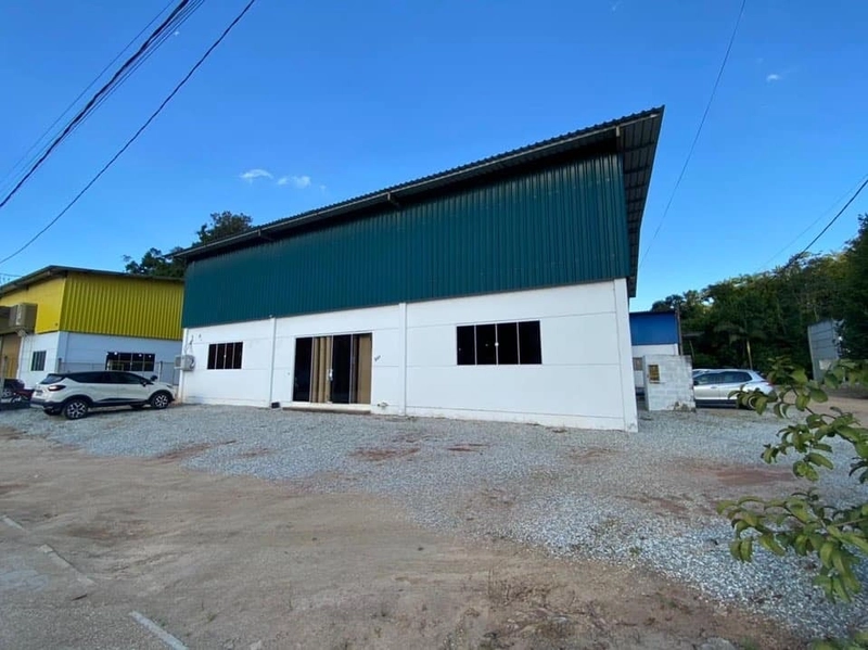 Galpão com 450m2 para venda na cidade de Guabiruba-SC: 4ª foto da galeria de imagens do imóvel