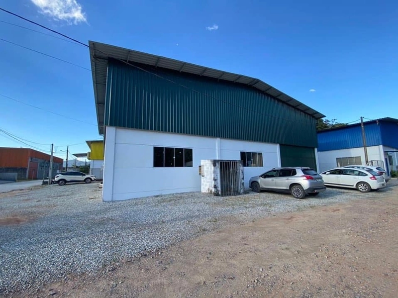 Galpão com 450m2 para venda na cidade de Guabiruba-SC: 2ª foto da galeria de imagens do imóvel