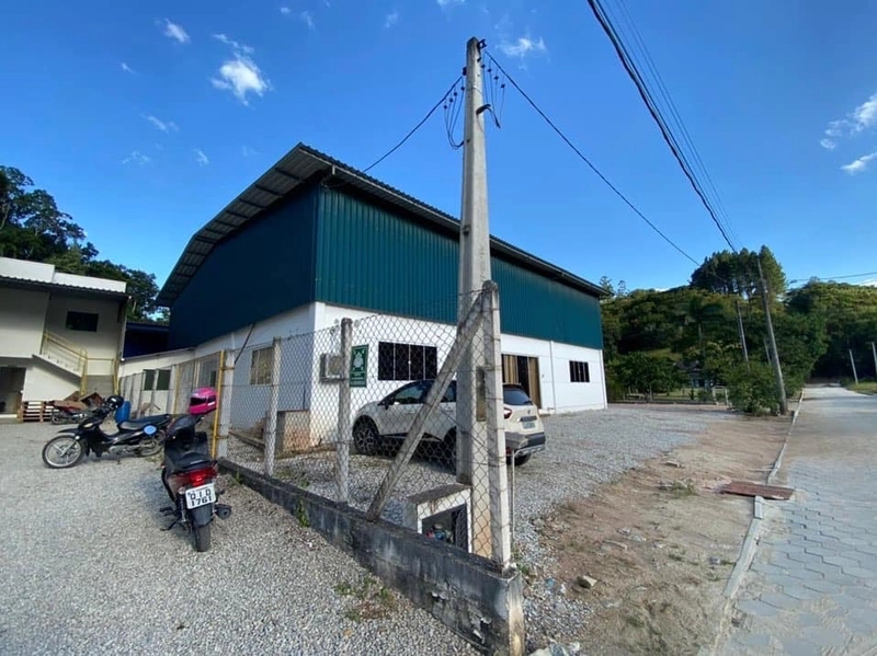 Galpão com 450m2 para venda na cidade de Guabiruba-SC: 5ª foto da galeria de imagens do imóvel
