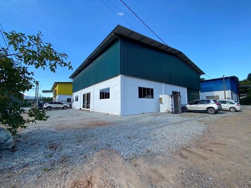Galpão com 450m2 para venda na cidade de Guabiruba-SC: 1ª foto da galeria de imagens do imóvel