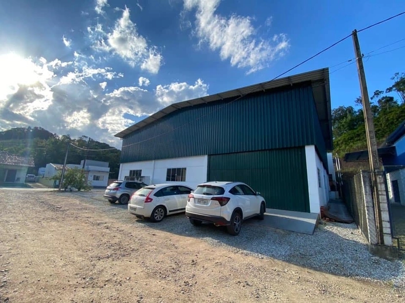 Galpão com 450m2 para venda na cidade de Guabiruba-SC: 3ª foto da galeria de imagens do imóvel