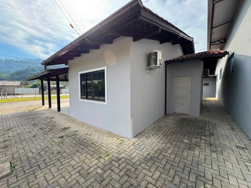 CASA+GALPÃO PARA LOCAÇÃO  EM BRUSQUE-AGENDE SUA VISITA!: 22ª foto da galeria de imagens do imóvel