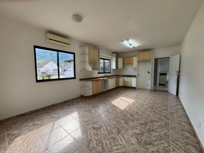 CASA+GALPÃO PARA LOCAÇÃO  EM BRUSQUE-AGENDE SUA VISITA!: 14ª foto da galeria de imagens do imóvel
