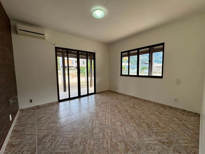 CASA+GALPÃO PARA LOCAÇÃO  EM BRUSQUE-AGENDE SUA VISITA!: 16ª foto da galeria de imagens do imóvel