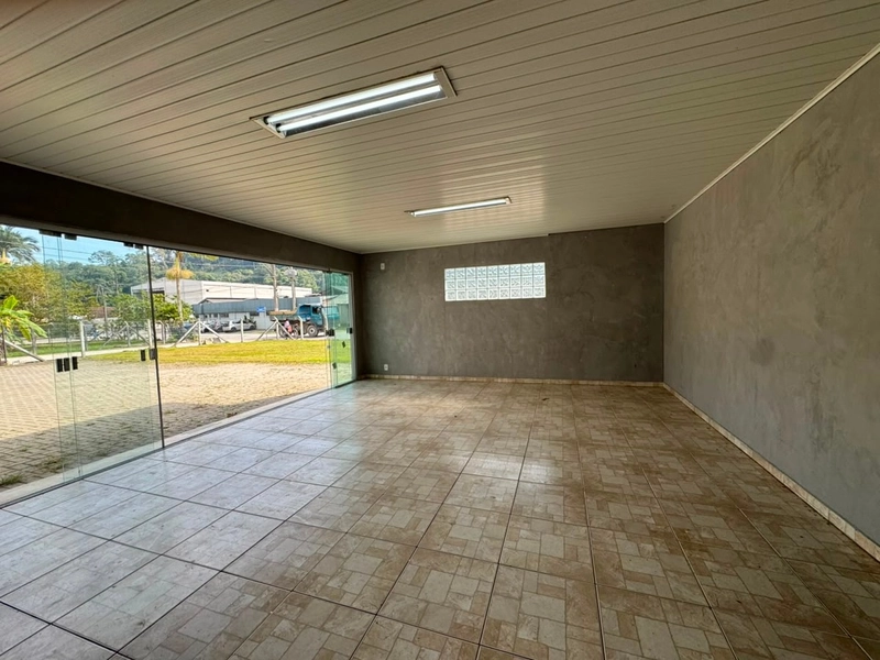 CASA+GALPÃO PARA LOCAÇÃO  EM BRUSQUE-AGENDE SUA VISITA!: 8ª foto da galeria de imagens do imóvel