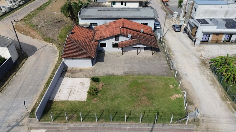 CASA+GALPÃO PARA LOCAÇÃO  EM BRUSQUE-AGENDE SUA VISITA!: 3ª foto da galeria de imagens do imóvel