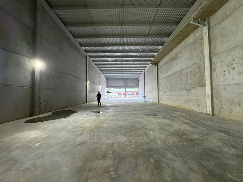 GALPÃO COMERCIAL(1.000M²) EM ÁREA NOBRE DE BRUSQUE-SC-COM DOCA: 4ª foto da galeria de imagens do imóvel