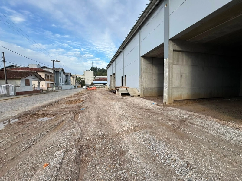 GALPÃO COMERCIAL(1.000M²) EM ÁREA NOBRE DE BRUSQUE-SC-COM DOCA: 8ª foto da galeria de imagens do imóvel