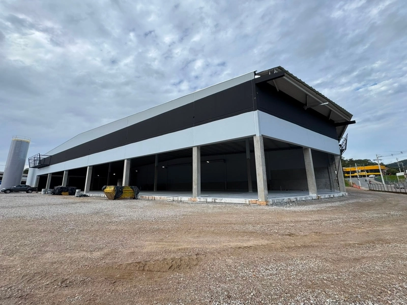 GALPÃO COMERCIAL(1.000M²) EM ÁREA NOBRE DE BRUSQUE-SC-COM DOCA: 1ª foto da galeria de imagens do imóvel