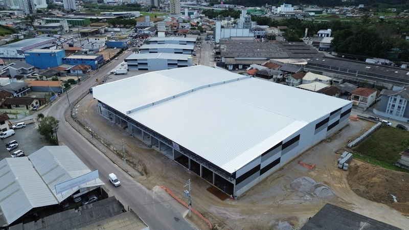 GALPÃO COMERCIAL(2.000m²)ÁREA NOBRE DE BRUSQUE-SC-COM DOCA!!: 11ª foto da galeria de imagens do imóvel